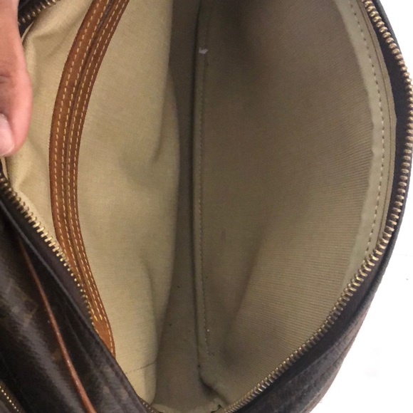 Louis Vuitton crossbody - Picture 5 of 7